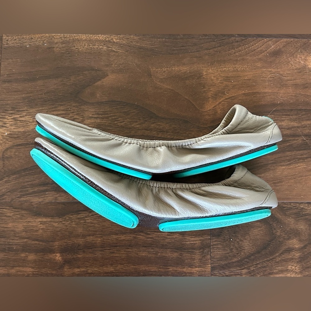 Tieks by Gavrieli Taupe Leather Slip On Ballet Flats Casual Shoes
Size 7 - Picture 6 of 12